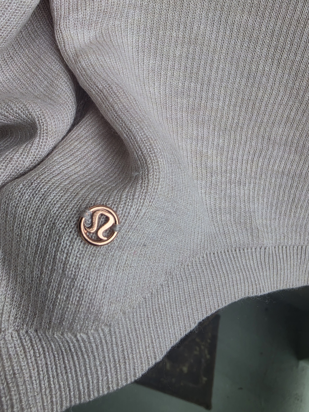 lululemon athletica Women's Lightweight Ribbed Hooded Sweater - Light Taupe